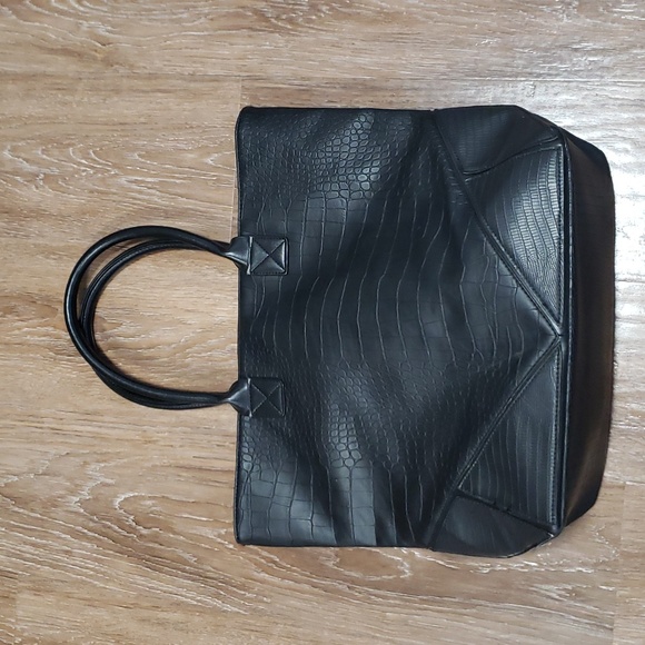 Beauty Boutique Reptile Textured Large Shoulder Bag Neutral Contemporary Modern - Picture 15 of 15